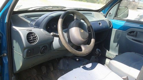 Dezmembrez Renault Kangoo 1999