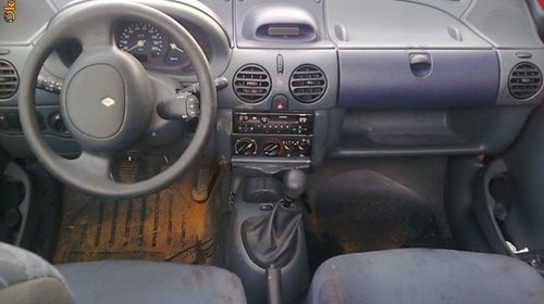 Dezmembrez Renault Kangoo, an 2001, 1.4 benzina