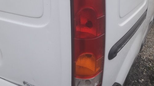 Dezmembrez Renault Kangoo An 2004