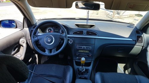 Dezmembrez Renault Laguna 1.9 DCI