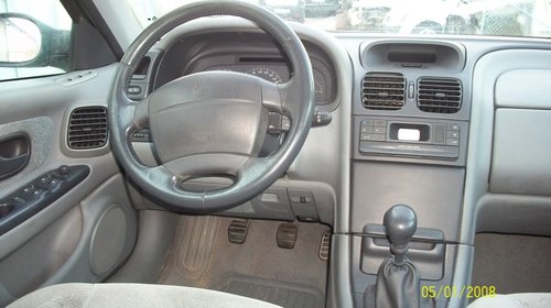 Dezmembrez Renault Laguna 1.9 dti an 2000
