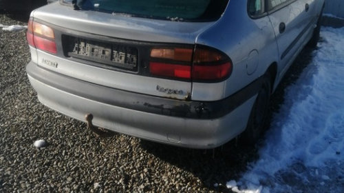 Dezmembrez renault laguna 1 an 1996 motor 1.6