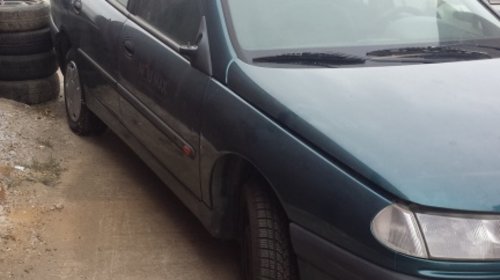 Dezmembrez Renault Laguna 1 din 1998