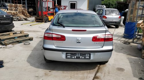 Dezmembrez Renault Laguna 2 1.8 16v din 2003