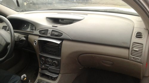 Dezmembrez Renault Laguna 2, 1.9 DCI, 2002