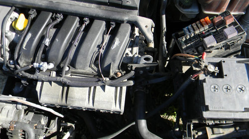 Dezmembrez Renault LAGUNA 2 2001 - 2007 1.8 16V (BG0B, BG0M) F4P 770 ( CP: 120, KW: 88, CCM: 1783 ) Benzina