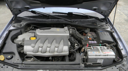 Dezmembrez Renault LAGUNA 2 2001 - 2007 2.0 16V IDE (KG0N) F5R 700 ( CP: 140, KW: 103, CCM: 1998 ) Benzina