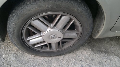 Dezmembrez Renault Laguna 2 anul 2003