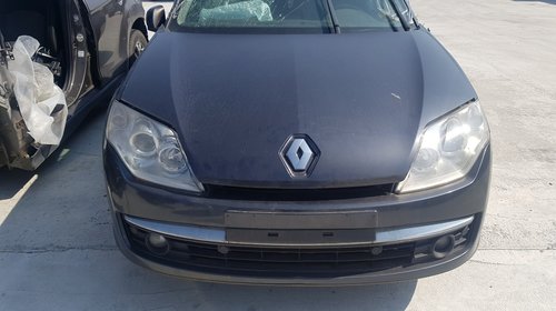 Dezmembrez Renault Laguna 3 2.0 dci din 2011