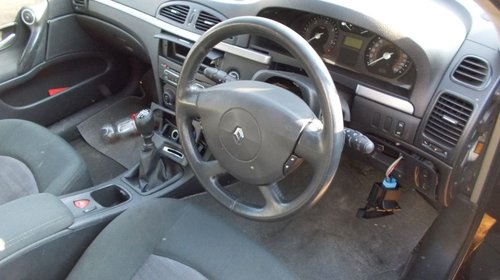 Dezmembrez RENAULT LAGUNA II FACELIFT 1,9 DCI