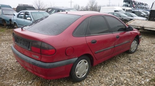 Dezmembrez Renault Laguna