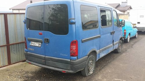 Dezmembrez renault master 2800 dti 2001