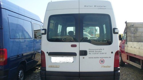 Dezmembrez Renault Master