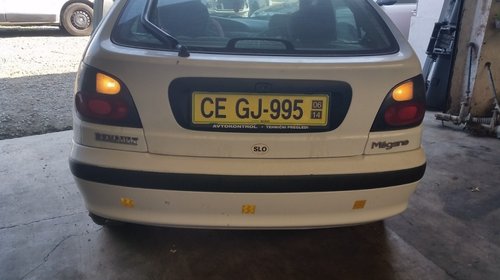 Dezmembrez Renault Megane 1 1.6 E 66kw 90cp 1997