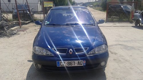 Dezmembrez renault megane 1 1.6b an 2001