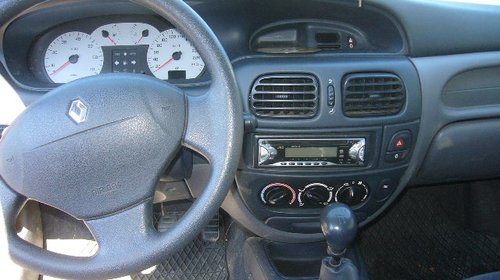 Dezmembrez Renault Megane 1.4 16v an 2000