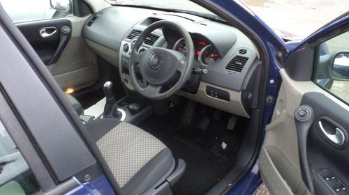 Dezmembrez Renault Megane 1.5 dci 2005