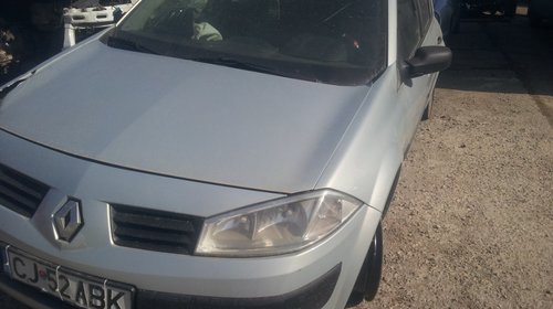 Dezmembrez Renault Megane 1.5DCI 82 cai an f. 2004