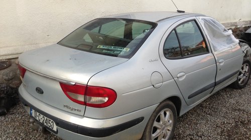 Dezmembrez Renault Megane 1.6 16V 2001