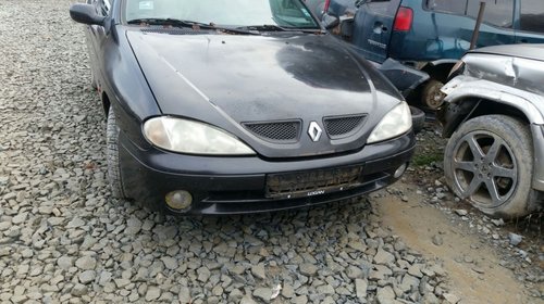 Dezmembrez Renault Megane 1.6 Benzina an fab. 1999