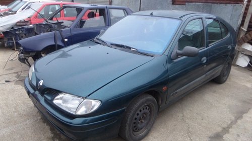 Dezmembrez Renault Megane 1 din 2000