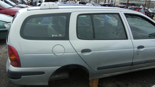 Dezmembrez RENAULT MEGANE 1 din 2001 (1.6 B) 