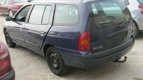 Dezmembrez Renault Megane 1 din 2002, 1.9d