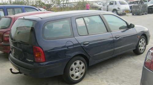 Dezmembrez Renault Megane 1 din 2002, 1.9d