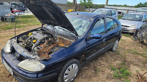 Dezmembrez Renault Megane 1 Hatchback 1.9 dci din 2002 2003