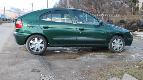 Dezmembrez Renault Megane 1 hatchback