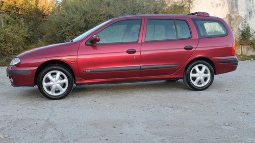 Dezmembrez Renault Megane 1