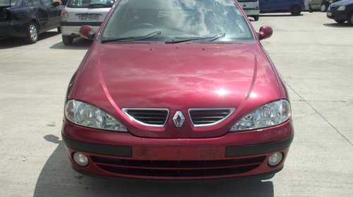 Dezmembrez Renault Megane 1