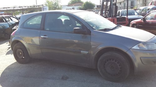 Dezmembrez renault megane 2 1.6b an 2004