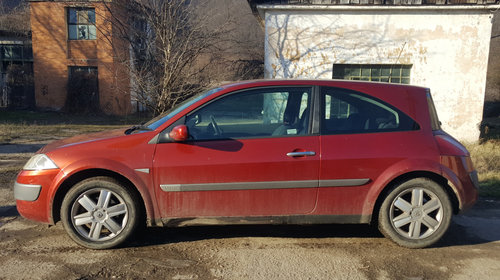 Dezmembrez Renault Megane 2 2004 Hatchback 1.9 dci