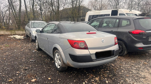 Dezmembrez Renault Megane 2 Cabrio 1.9dci