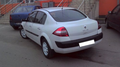 Dezmembrez Renault Megane 2 culoare alb,diese