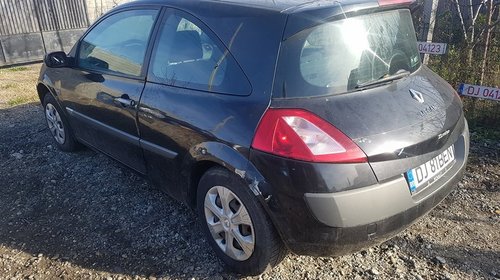 Dezmembrez Renault Megane 2005 hatchback 1.6