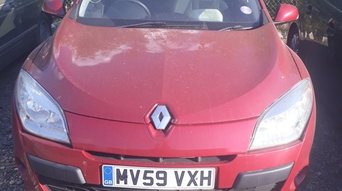 Dezmembrez Renault Megane 2010 hatchback 1,5 