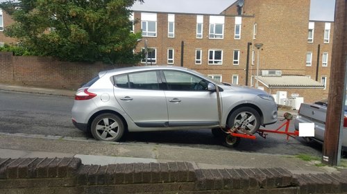 DEZMEMBREZ RENAULT MEGANE 3 1.6 2010