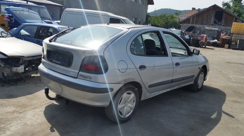 Dezmembrez Renault Megane, an 1999, 1.6 benzina