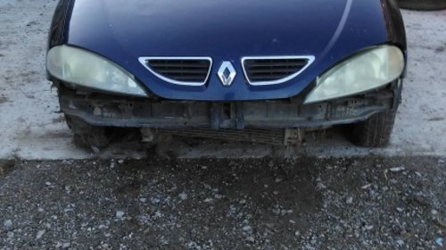 Dezmembrez renault megane an de fabricatie 20