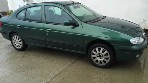 Dezmembrez Renault Megane Classic 1.6 benzina an 2002