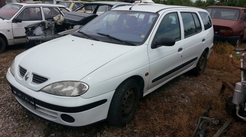 Dezmembrez Renault Megane classic