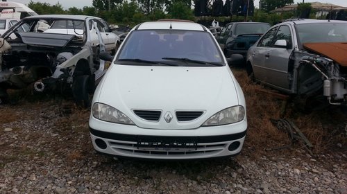 Dezmembrez Renault Megane classic