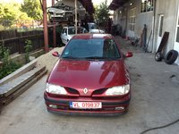 Dezmembrez Renault Megane I 1.6 benzina