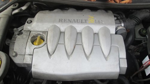 Dezmembrez Renault Megane II 1.6benzina fabricatie 2004 tip K4M