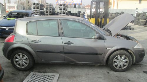 Dezmembrez Renault Megane II 1.6benzina fabricatie 2004 tip K4M