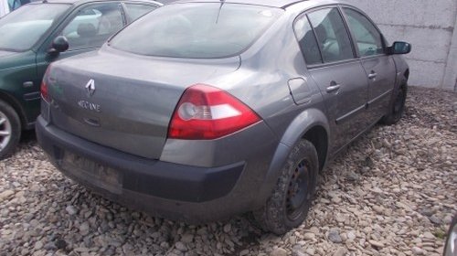 Dezmembrez Renault Megane II ,an 2004