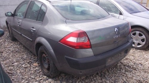 Dezmembrez Renault Megane II ,an 2004
