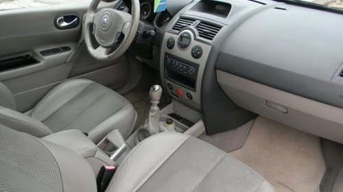 Dezmembrez Renault Megane II hatchback 1.9dCi an fab 2007